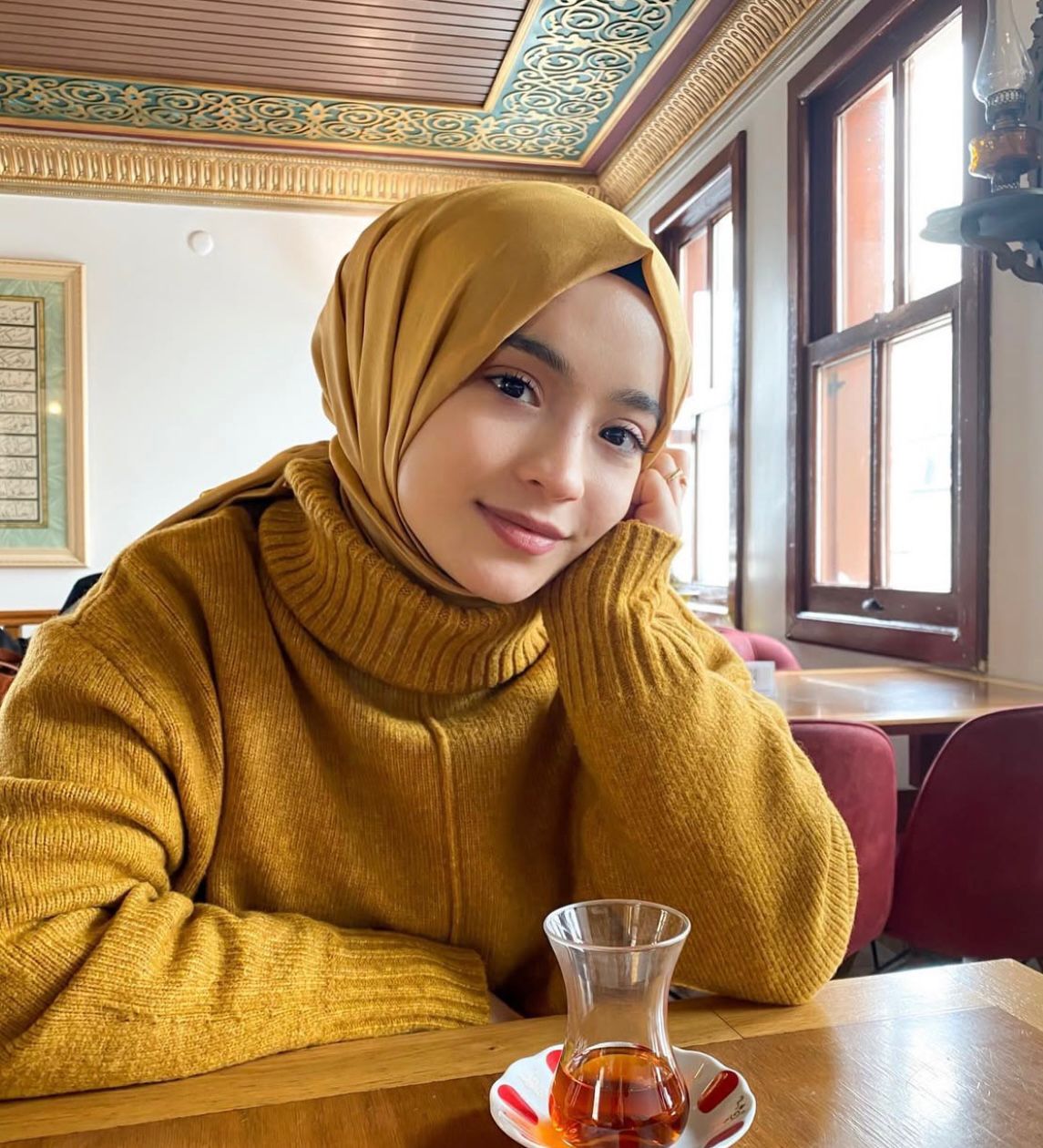 Bahşili İleri Görüşlü Kadın Bayan Escort Zümra