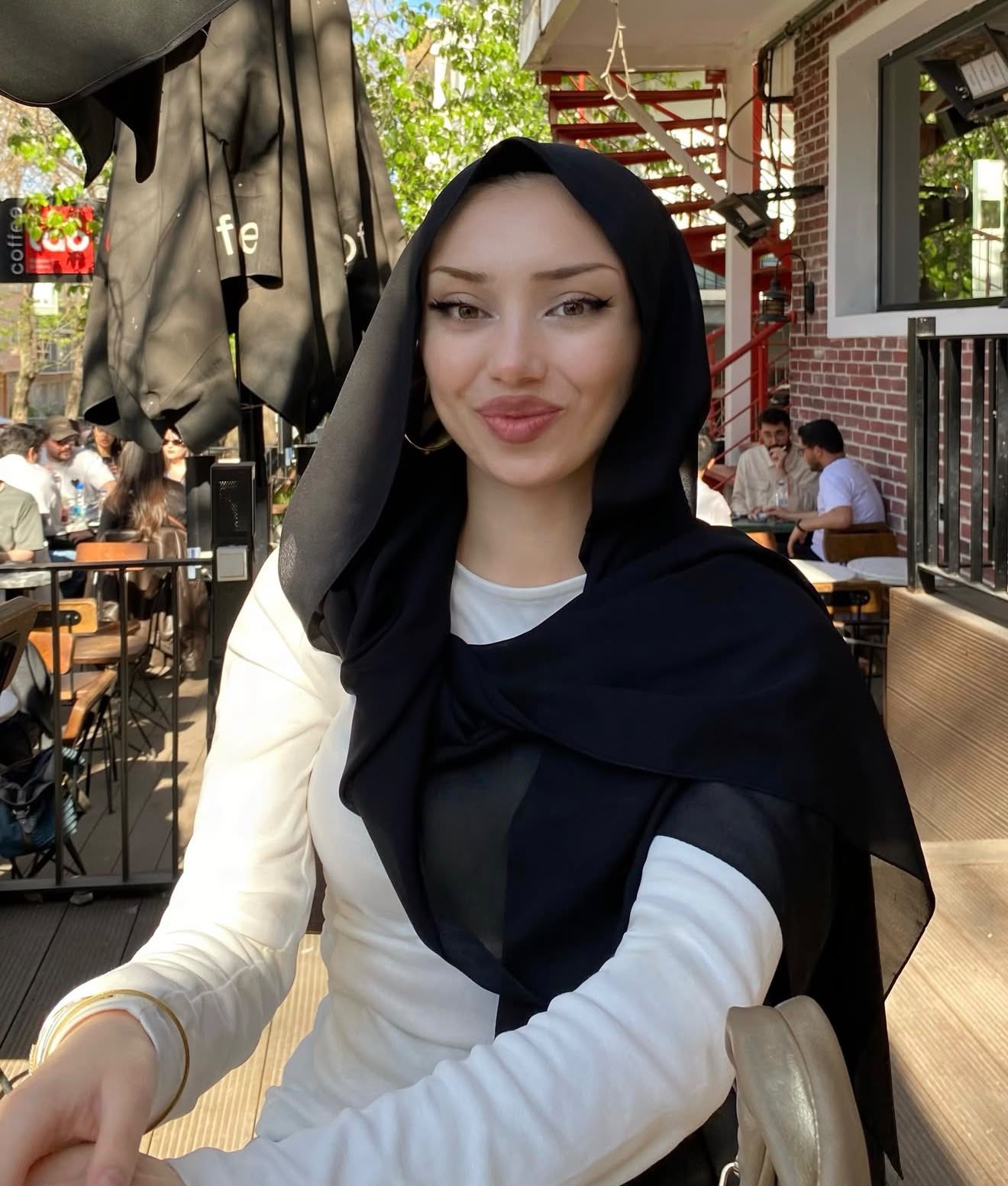 İmamoğluçeşmesi Arabada Görüşen Escort Şirin
